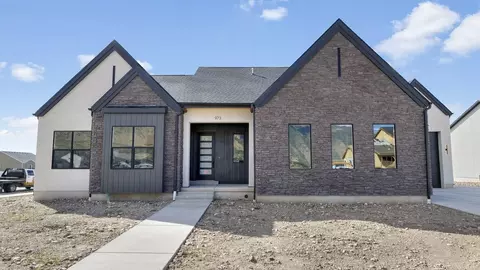718 N 1600 E, Salem, UT 84653