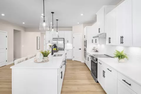 Kitchen - 343 Flying Eagle Dr, Commerce, GA 30549 photo 4 of 5