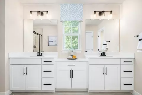 Bath - 343 Flying Eagle Dr, Commerce, GA 30549 photo 1 of 5