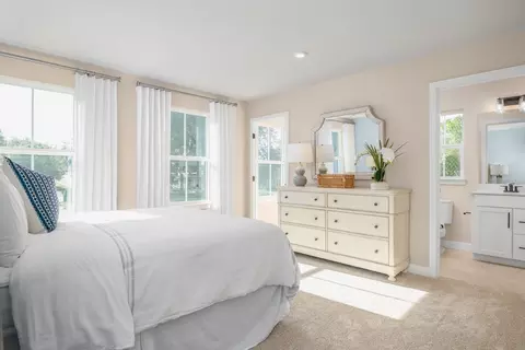 Bedroom - 343 Flying Eagle Dr, Commerce, GA 30549 photo 3 of 8