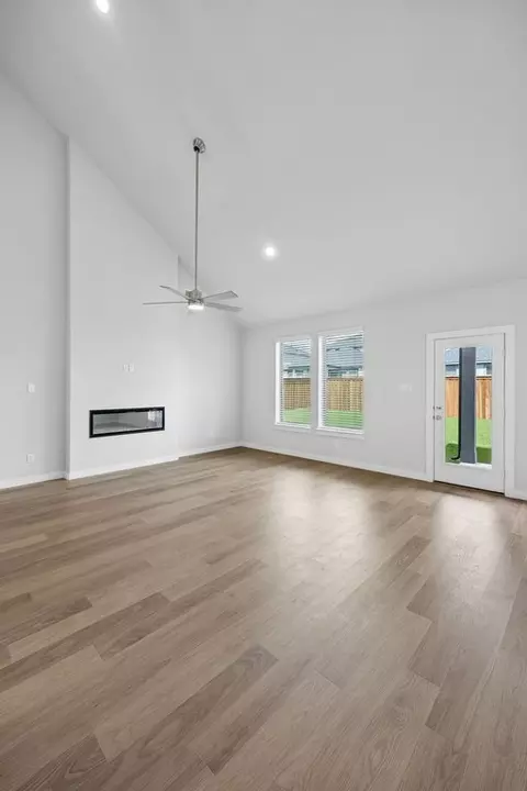 Living - 6604 Denim Dr, Crowley, TX 76036 photo 6 of 13