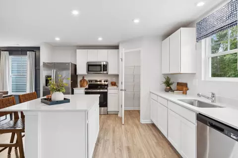 Kitchen - 2068 April Dawn Trl, Thomson, GA 30824 photo 6 of 6