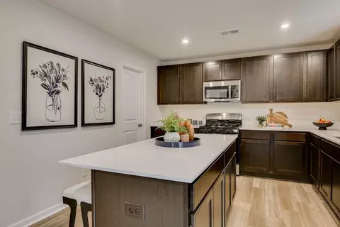 Kitchen - 2068 April Dawn Trl, Thomson, GA 30824 photo 2 of 6