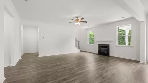 Living - 610 Edgar St, Hampton, GA 30228 photo 1 of 5