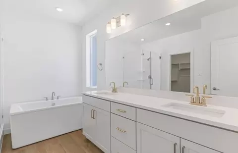 Bath - 4934 N Topaz Dr, Eagle Mountain, UT 84005 photo 1 of 5
