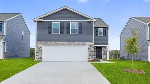 225 Deskin Ln, Fountain Inn, SC 29644