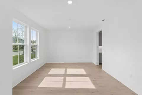 26 Tee Pl, Neptune, NJ 07753