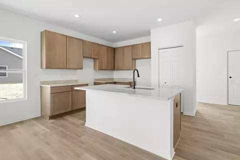 Kitchen - 6466 E 104th Ave, Crown Point, IN 46307 photo 1 of 8