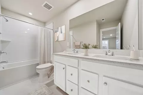 Bath - 100 Teresa Ln, Guyton, GA 31312 photo 3 of 3