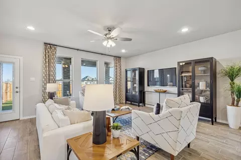 Living - 356 Pasture Dr, Midlothian, TX 76065 photo 2 of 2