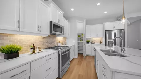 Kitchen - 10025 Hammock Brook Dr, Parrish, FL 34219 photo 2 of 4