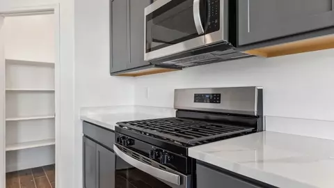 Kitchen - 2633 W Sentiero Ave, Apache Junction, AZ 85120 photo 2 of 9