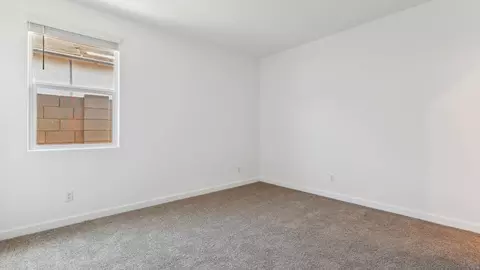 Bedroom - 2633 W Sentiero Ave, Apache Junction, AZ 85120 photo 7 of 16