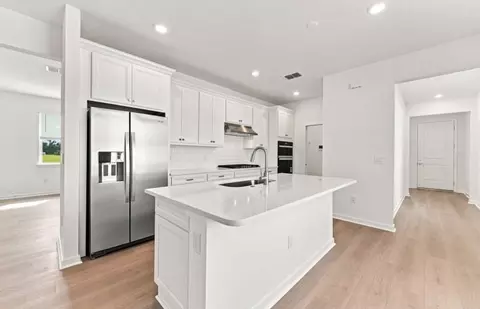 Kitchen - 14753 Sunlit Cir, Parrish, FL 34219 photo 1 of 4
