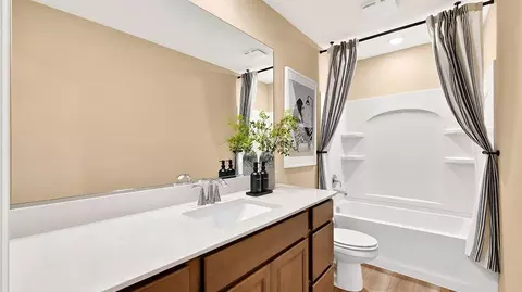 Bath - 101 Christensen St, Hinckley, IL 60520 photo 3 of 4