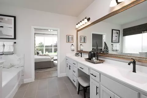 Bath - 352 Pasture Dr, Midlothian, TX 76065 photo 1 of 3