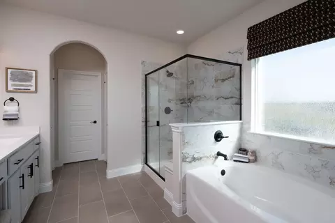 Bath - 352 Pasture Dr, Midlothian, TX 76065 photo 2 of 3