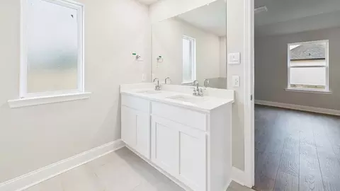 Bath - 206 High Ridge Rd, Duson, LA 70529 photo 4 of 10
