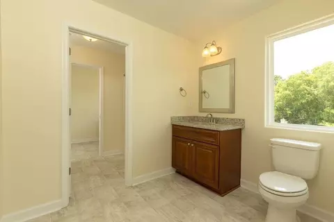 Bath - 234 Hall Rd, Hampton, VA 23664 photo 5 of 6