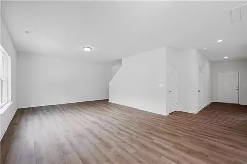 Living - 84 Willow Cir, Rock Spring, GA 30739 photo 4 of 11