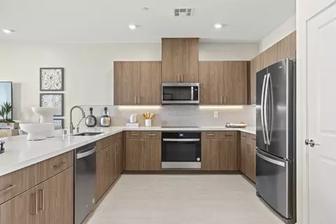 Kitchen - 334 Ukelele Pl, Henderson, NV 89015 photo 4 of 5