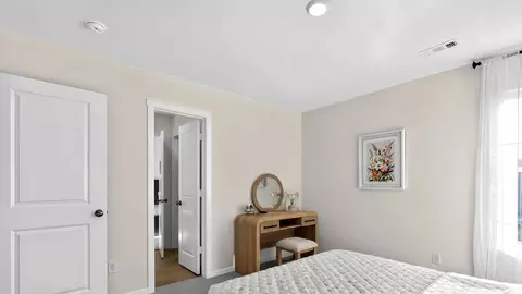 Bedroom - 710 Gillet St, Lowell, AR 72745 photo 2 of 4