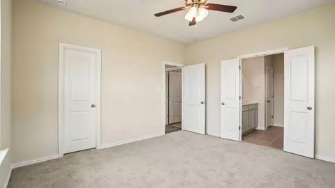 Bedroom - 2719 Echinacea Path, Converse, TX 78109 photo 2 of 15