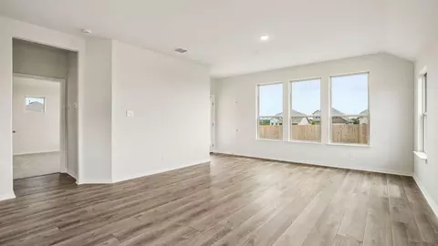 Living - 2719 Echinacea Path, Converse, TX 78109 photo 3 of 9