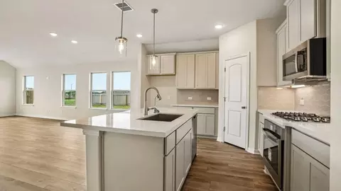 Kitchen - 2719 Echinacea Path, Converse, TX 78109 photo 1 of 6