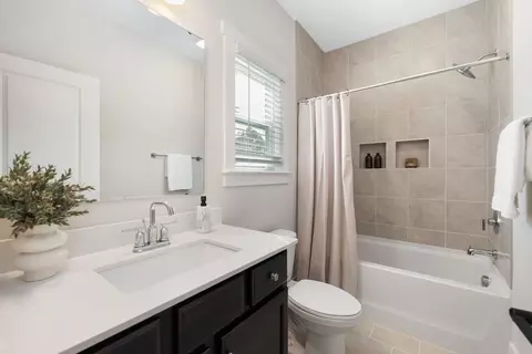 Bath - 4612 Monterrico Dr, Lancaster, SC 29720 photo 5 of 8