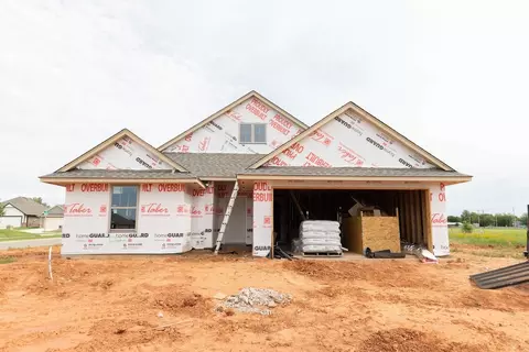 12217 SW 32nd Pl, Yukon, OK 73099