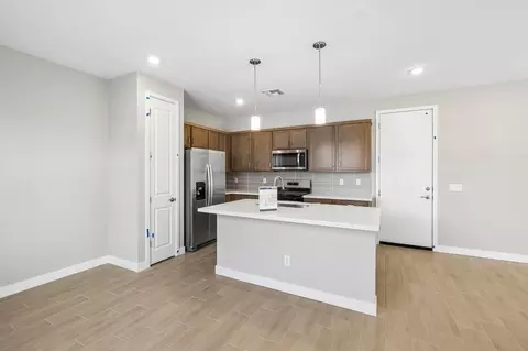 Kitchen - 2050 N Frst, Mesa, AZ 85203 photo 4 of 14