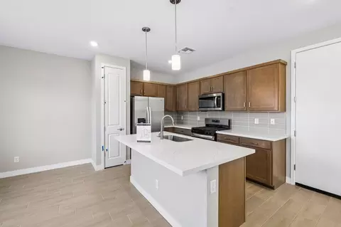 Kitchen - 2050 N Frst, Mesa, AZ 85203 photo 3 of 14