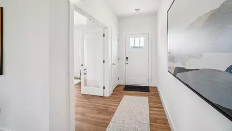 Entry Way - 300 Cookie Loop, Johnson City, TN 37615 photo 4 of 5