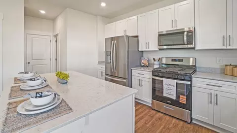 Kitchen - 300 Cookie Loop, Johnson City, TN 37615 photo 6 of 7