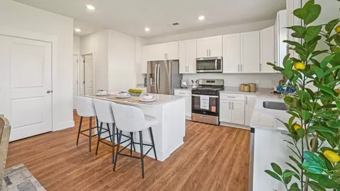 Kitchen - 300 Cookie Loop, Johnson City, TN 37615 photo 5 of 7