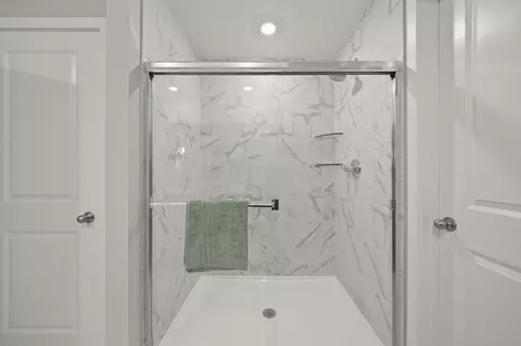 Bath - 420 Garrett Trl, Lithopolis, OH 43136 photo 2 of 3