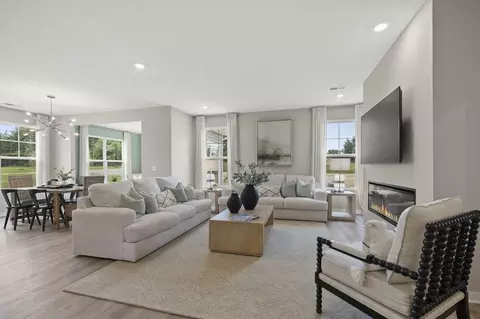 Living - 420 Garrett Trl, Lithopolis, OH 43136 photo 2 of 5