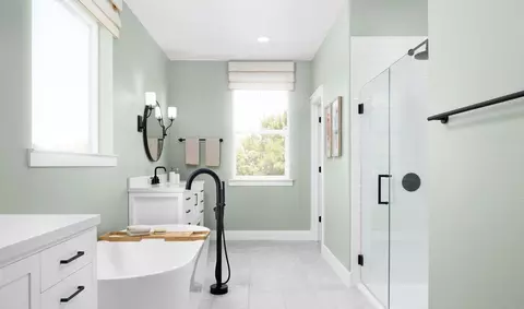 Bath - 249 Weathervane Dr, Lathrop, CA 95330 photo 2 of 3