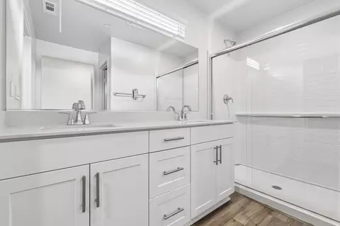 Bath - 9543 Hannah Way, Riverside, CA 92503 photo 1 of 9