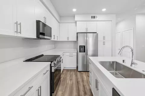 Kitchen - 9543 Hannah Way, Riverside, CA 92503 photo 2 of 7