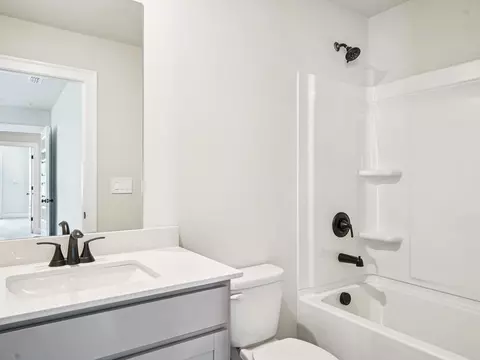 866 Misty Hollow Trl, Lawrenceville, GA 30045