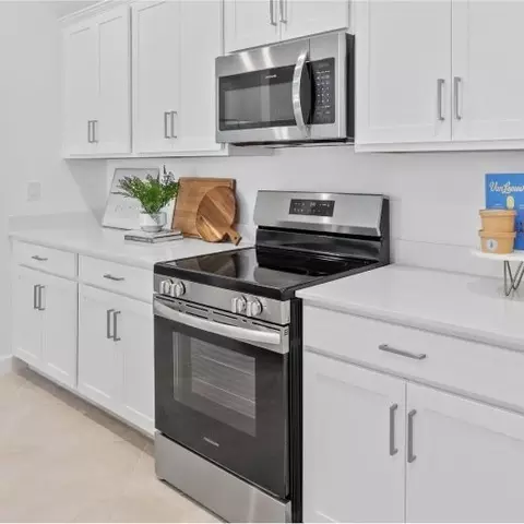 Kitchen - 19271 Gentry Pl, Estero, FL 33928 photo 2 of 6