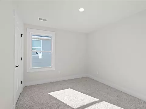 Bedroom - 515 Hadlow St, Greer, SC 29651 photo 2 of 10
