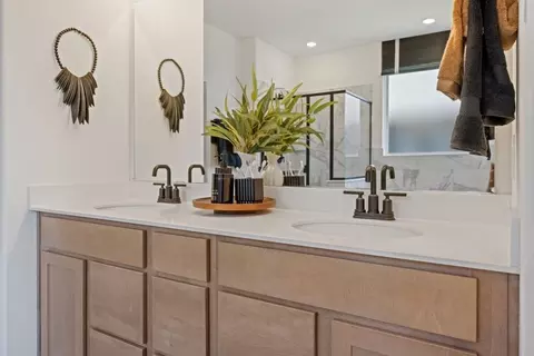 Bath - 600 Fallbrook Dr, Aledo, TX 76008 photo 1 of 1