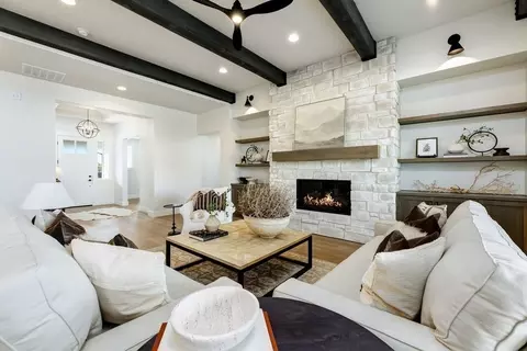 Living - 3390 E Cedarhurst Dr, Meridian, ID 83642 photo 1 of 2