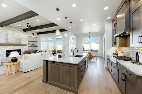 Kitchen - 3390 E Cedarhurst Dr, Meridian, ID 83642 photo 2 of 3