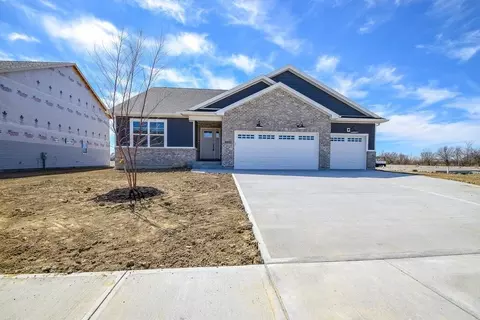 238 Darla Cir, Troy, OH 45373