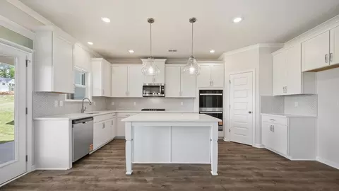 Kitchen - 1625 Bernard Ct, Hampton, GA 30228 photo 2 of 7