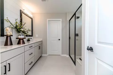 Bath - 502 Midsummer St, Aberdeen, NC 28315 photo 1 of 2